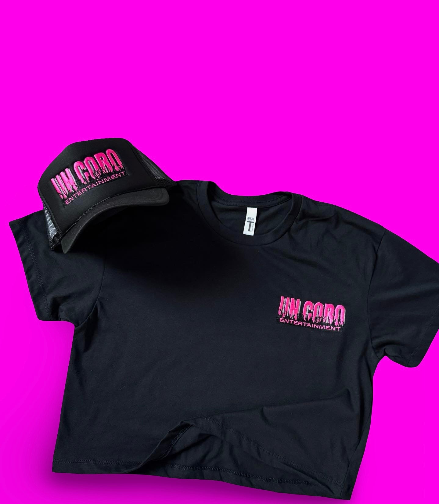 UN CORO ENT - Women's Ideal Crop Tee