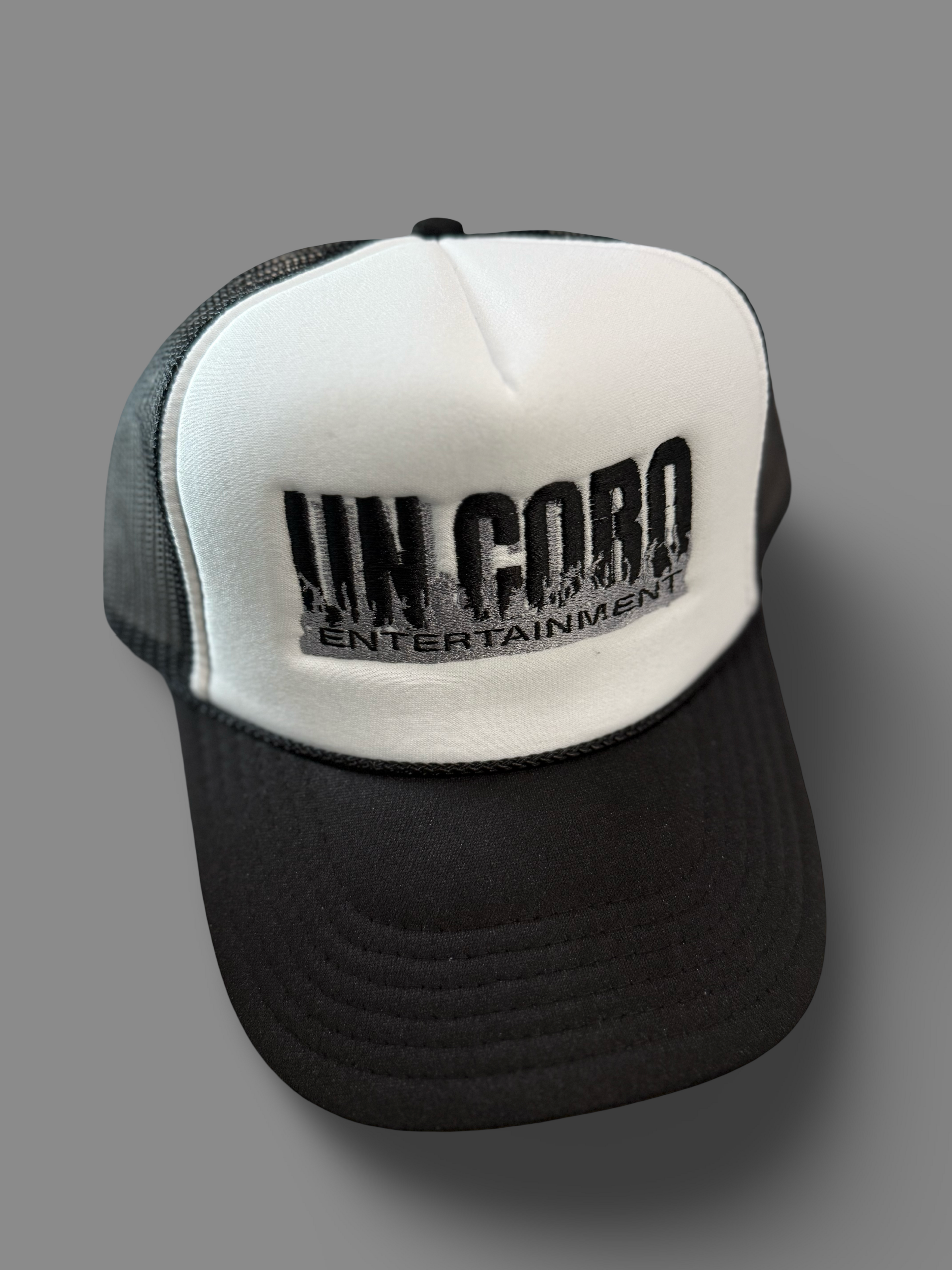 UN CORO ENT - Trucker Hat