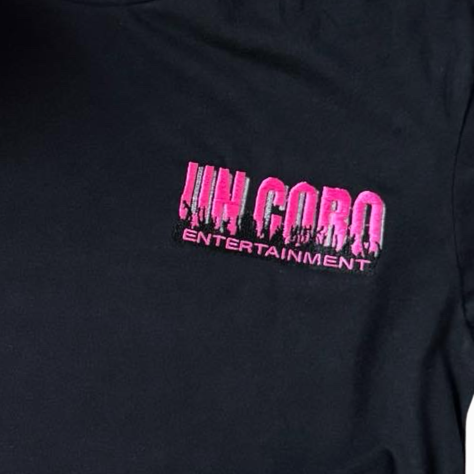 UN CORO ENT - Women's Ideal Crop Tee