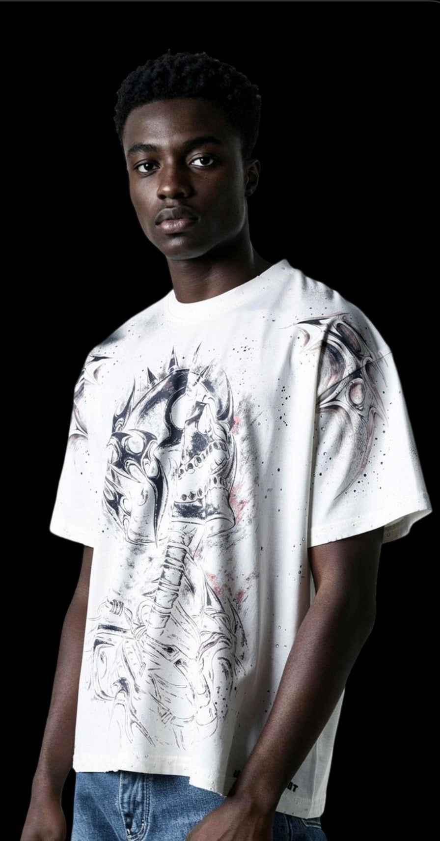 SHORT SLEEVE T-SHIRT / BY {UN CORO ENT} WITH RHINESTONE AND PRINT DESIGN