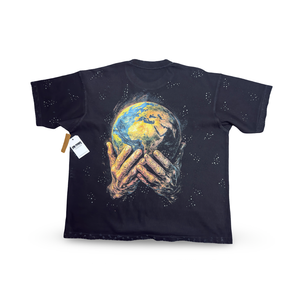 SHORT SLEEVE T-SHIRT / BY {UN CORO ENT} WITH RHINESTONE AND PRINT DESIGN